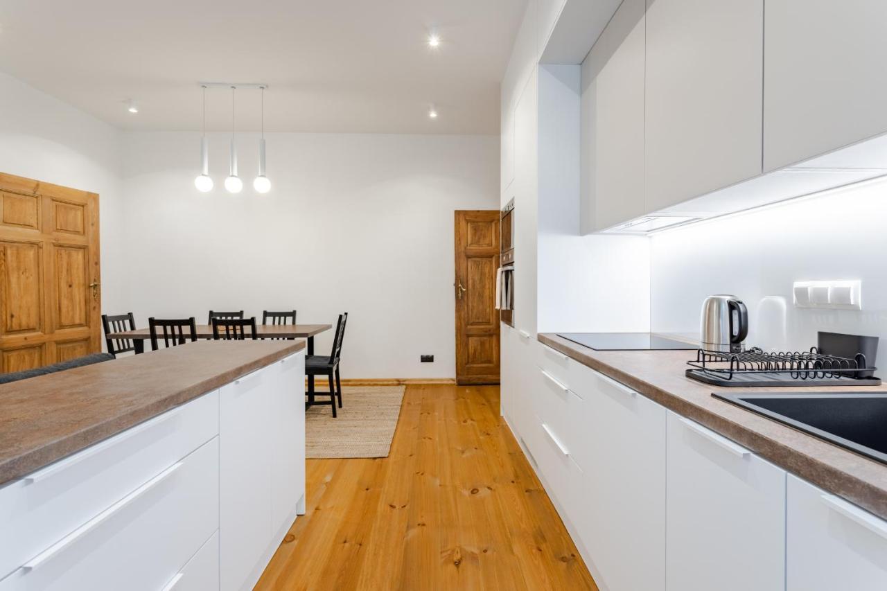 Two Bedroom Very Berry Apartment In Poznan With Desk By Noclegi Renters Poznań Exterior foto